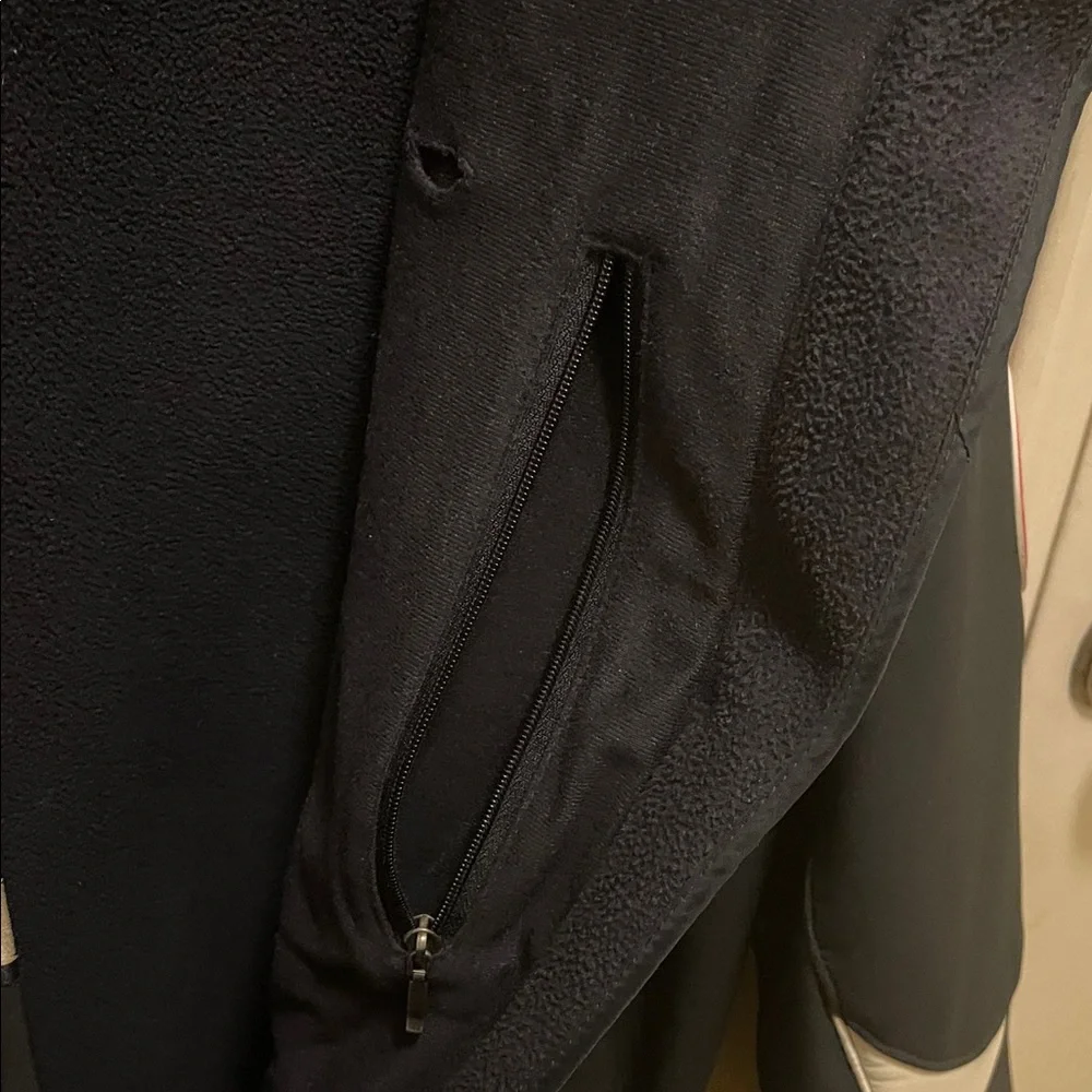 Yankees Black Jacket - Picture 6 of 7